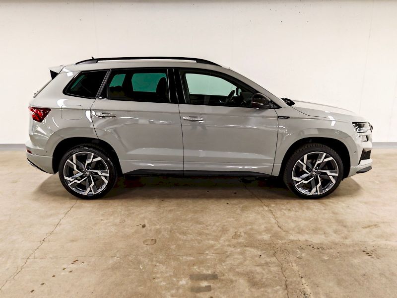 Škoda Karoq (2025) 1.5 TSI 110 kW DSG Sportline - fotka 27 z 32