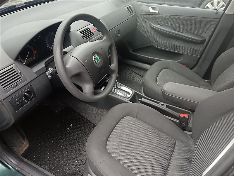 Škoda Fabia 1,4 i automat - fotka 17 z 20