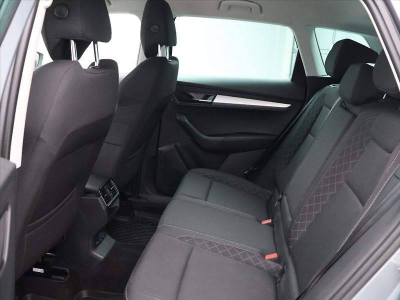 Škoda Karoq 1,6 TDI 85kW Ambition CZ DPH - fotka 14 z 29
