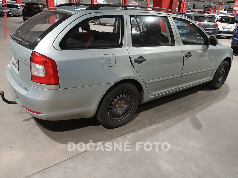 Škoda Octavia (2011) 1.6. tdi, AC, el. výbava - fotka 2 z 3