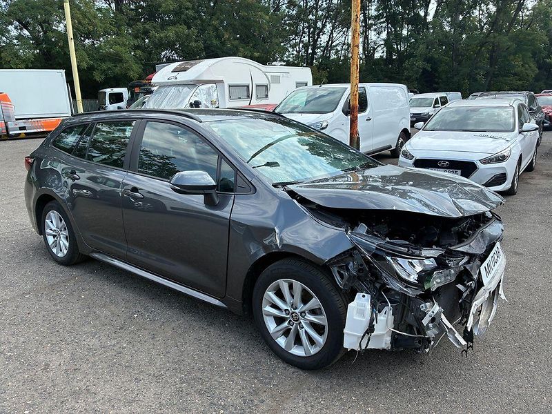 Toyota Corolla 1.8i HYBRID Aut Kamera ČR DPH - fotka 2 z 19
