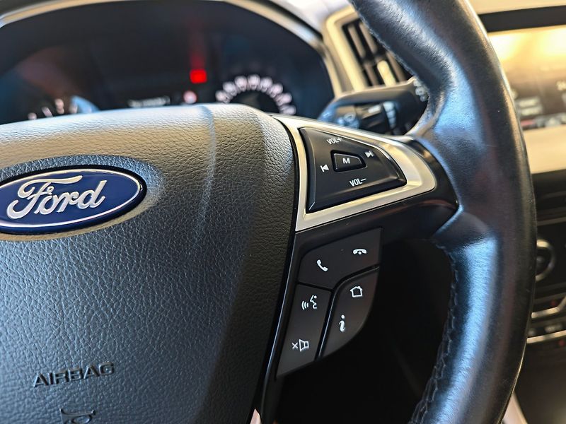 Ford S-MAX (2015) 2.0 TDCI 110kW NAVI 7 míst - fotka 22 z 42