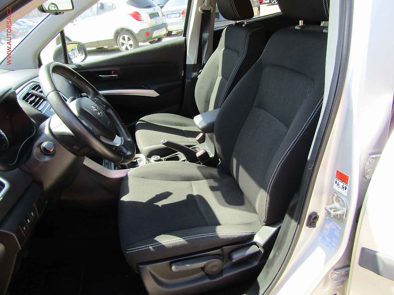 Suzuki S-Cross (2017) 1.0 BJet 4x4, 1.maj,ČR - fotka 9 z 18