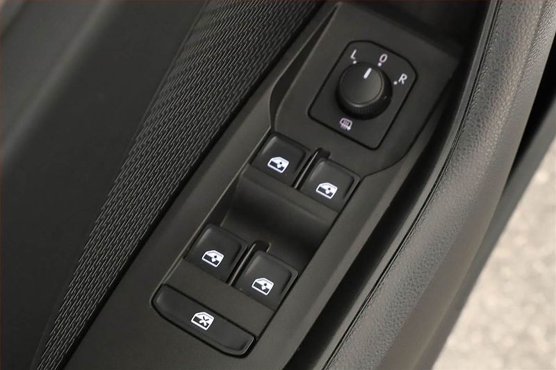 Škoda Octavia (2023) Ambition 2.0 TDI, ČR,1.maj - fotka 15 z 15
