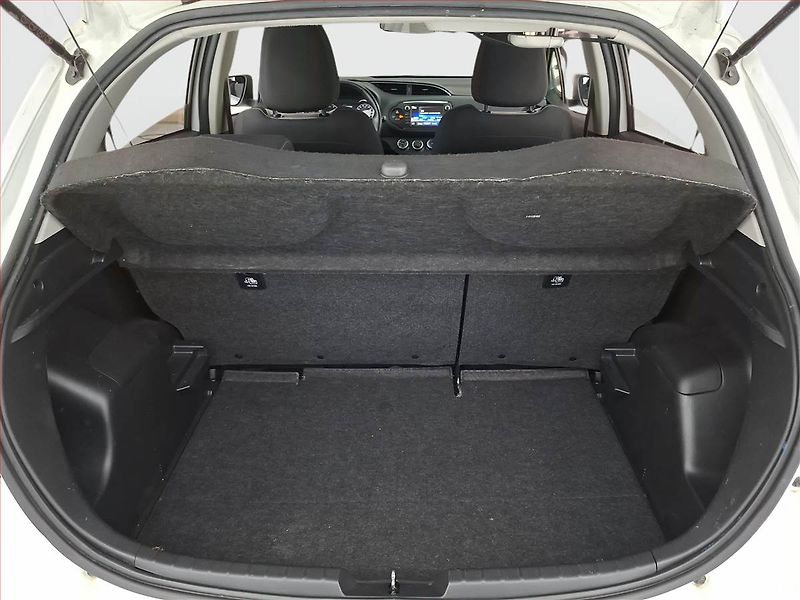 Toyota Yaris (2018) 1.5 Dual VVT-i, Serv.kniha - fotka 13 z 16