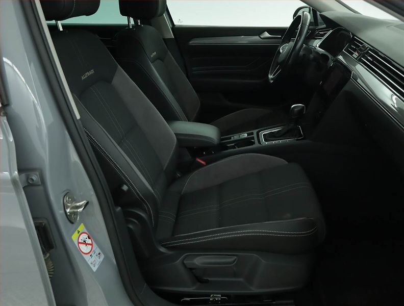 Volkswagen Passat (2022) Alltrack 2.0 TDI - fotka 9 z 17