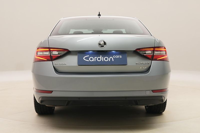 Škoda Superb 2.0TDI 140kW STYLE 4x4 DSG CZ - fotka 11 z 52