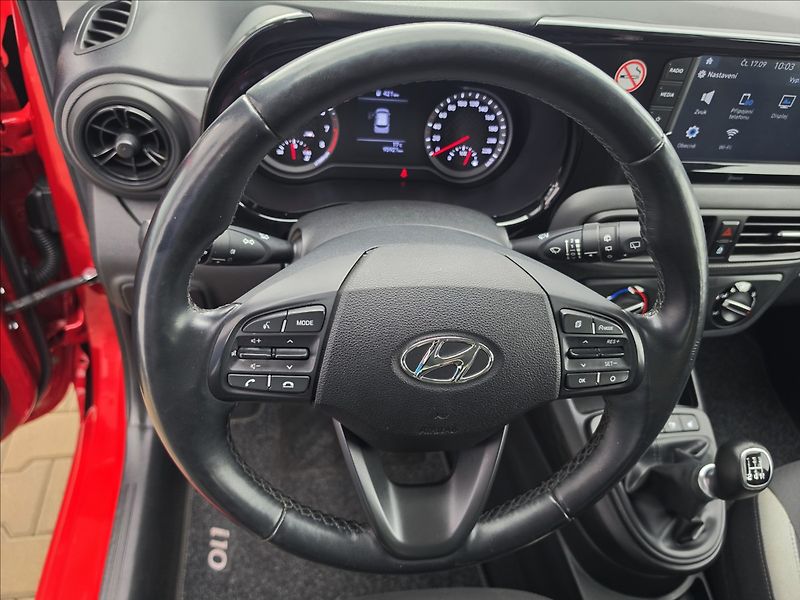 Hyundai i10 1,0 49KW vyhř. volat + sedadla - fotka 12 z 41