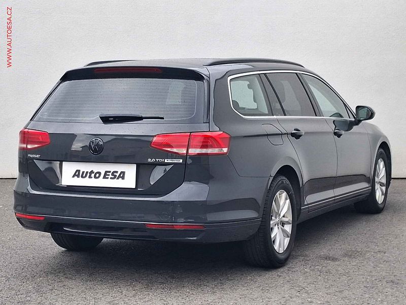 Volkswagen Passat (2015) 2.0 TDI, servis.kniha - fotka 4 z 18