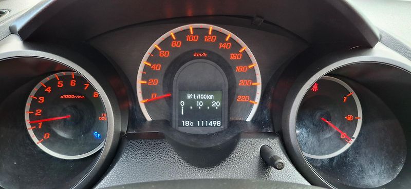 Honda Jazz 1.2 VTEC 66 kw - fotka 30 z 42