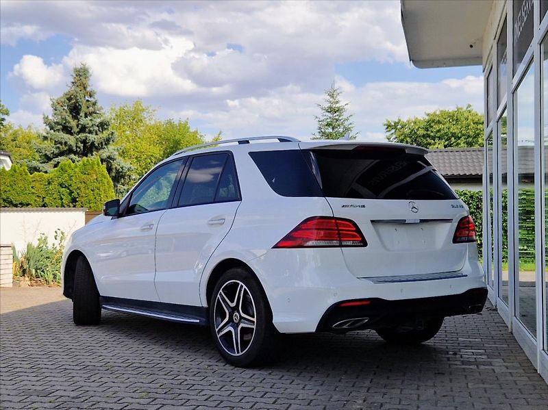 Mercedes-Benz GLE 3,0 i AMG 270kW 4MATIC PANORAM - fotka 3 z 50
