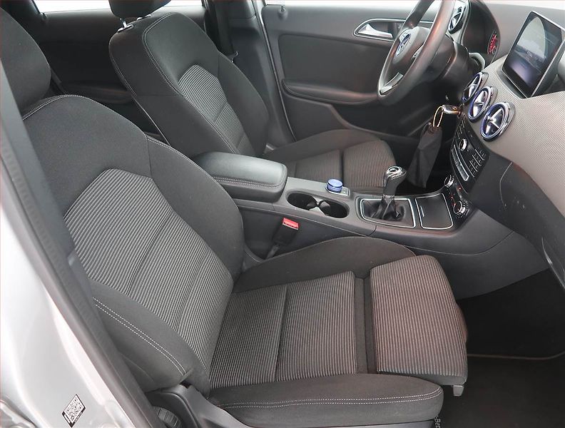 Mercedes-Benz Třídy B (2017) B 200 CDI, Serv.kniha - fotka 9 z 19