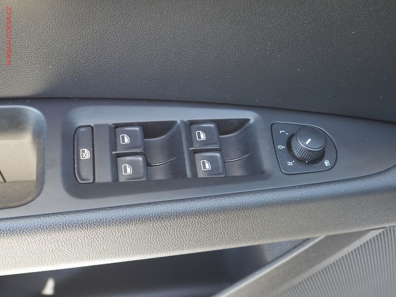 Seat Leon (2015) 1.4 TSi, LED, AC, temp. - fotka 11 z 20