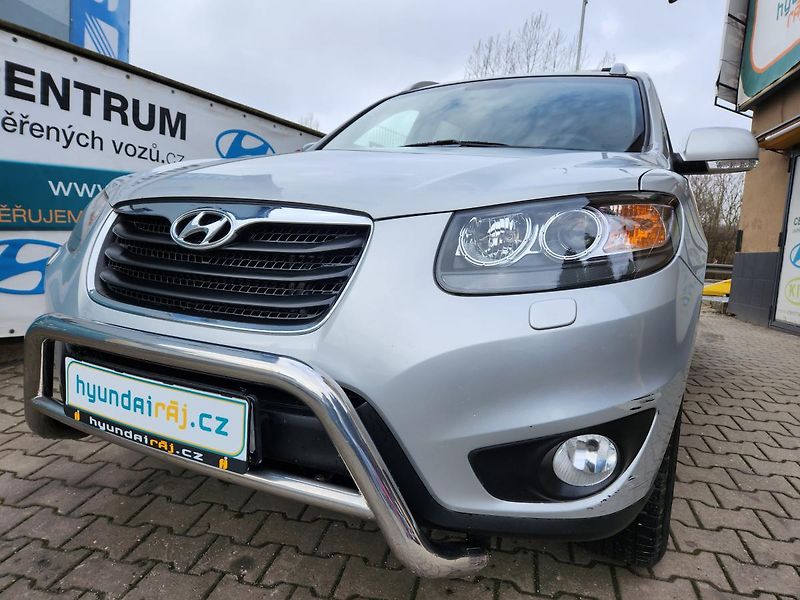 Hyundai Santa Fe (2010) 2.2-145kw-facelift-4x4-tažné - fotka 6 z 23