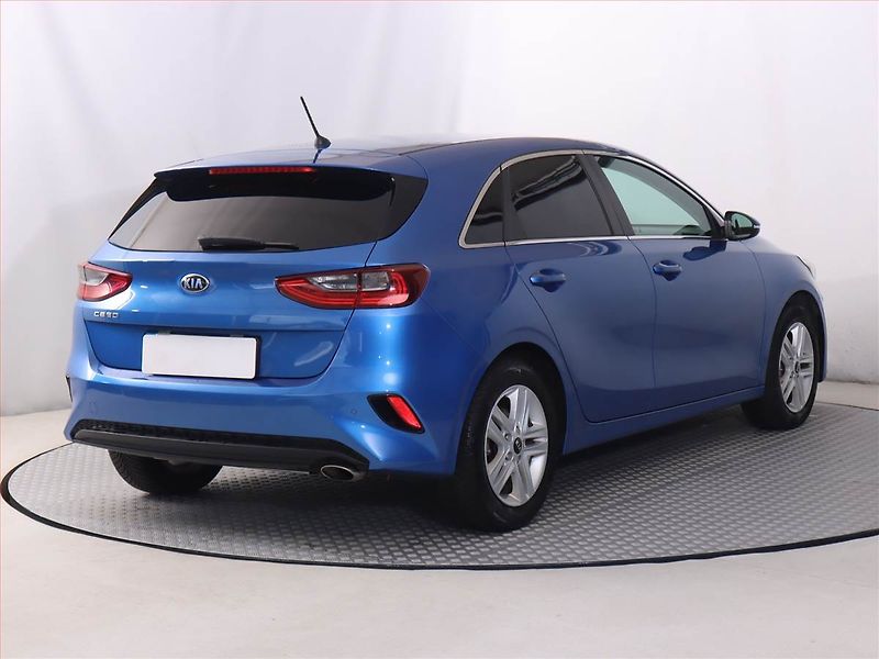 Kia Ceed (2018) 1.4 T-GDI, Serv.kniha - fotka 5 z 18