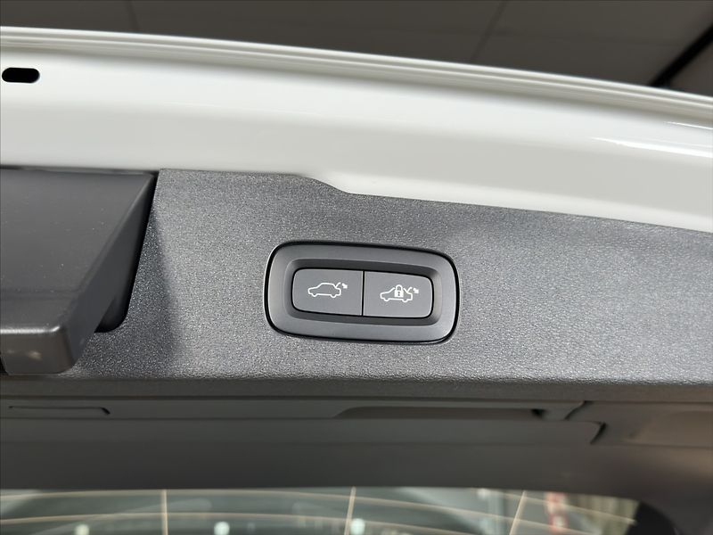 Volvo V60 (2026) 2,0 B4  Core - fotka 19 z 38