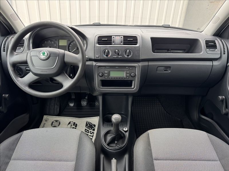 Škoda Fabia 1,4 i 16V tažné DPH 1.maj. ČR - fotka 27 z 45