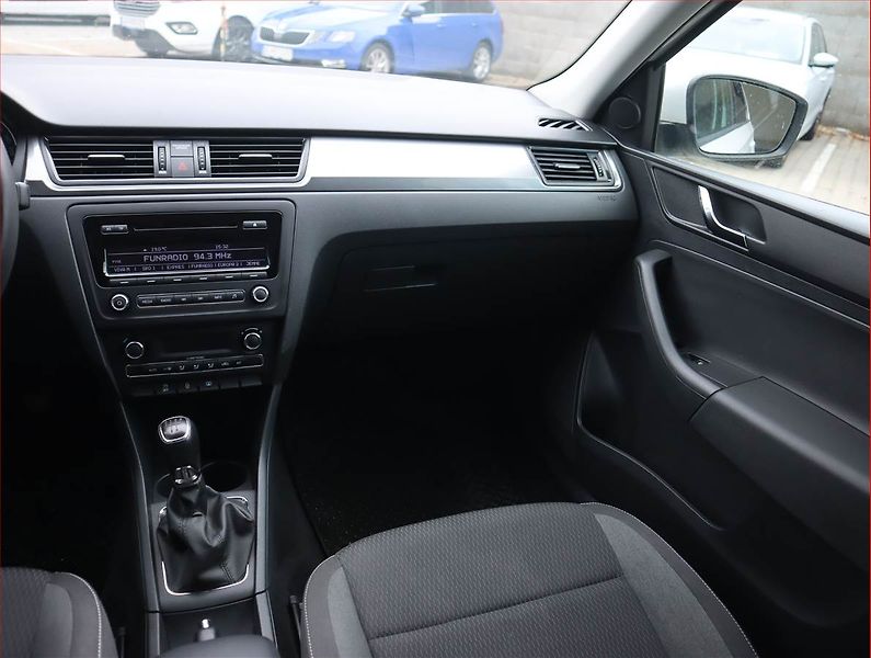 Škoda Rapid (2015) 1.2 TSI, Tempomat - fotka 8 z 18