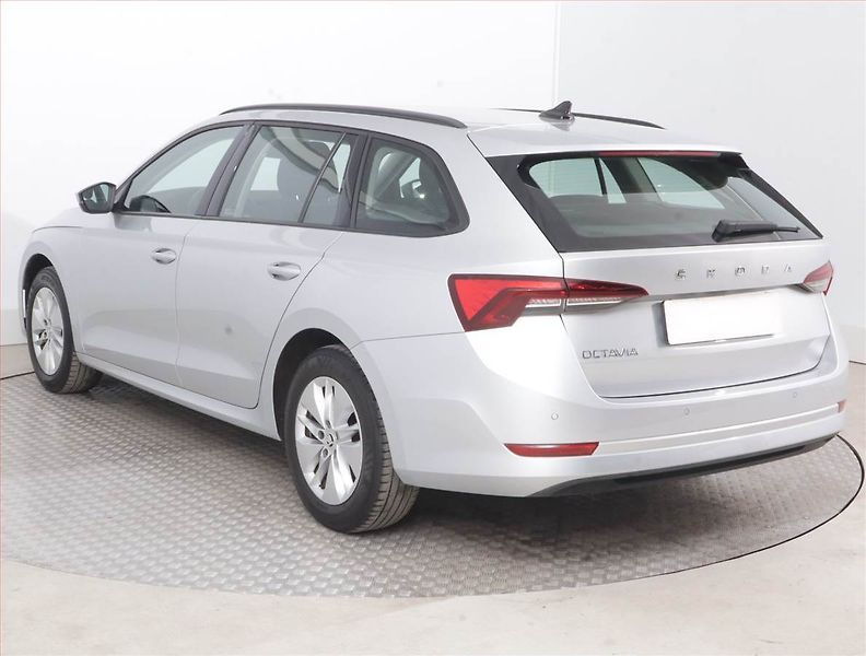 Škoda Octavia (2022) Ambition 2.0 TDI, ČR,1.maj - fotka 4 z 15