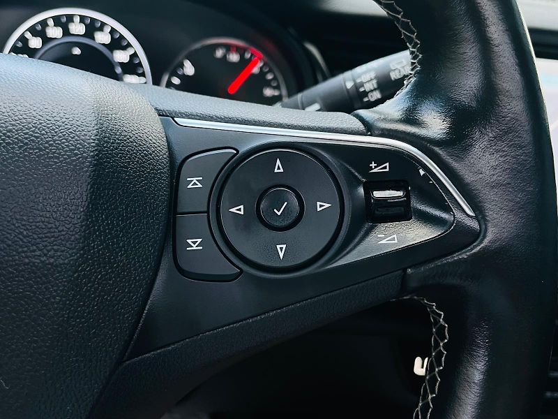 Opel Insignia 2.0CDTi KAMERA SERVISKA TAŽNÉ - fotka 48 z 55