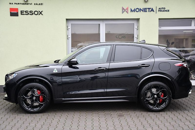 Alfa Romeo Stelvio 2.9V6 Bi-T.382 kW QUADRIFOGLIO - fotka 11 z 46