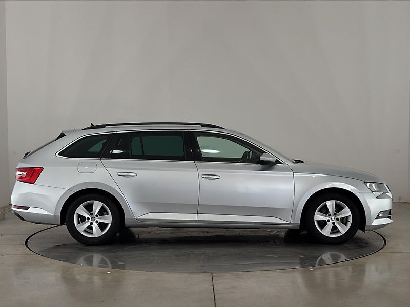 Škoda Superb Ambition - fotka 16 z 27
