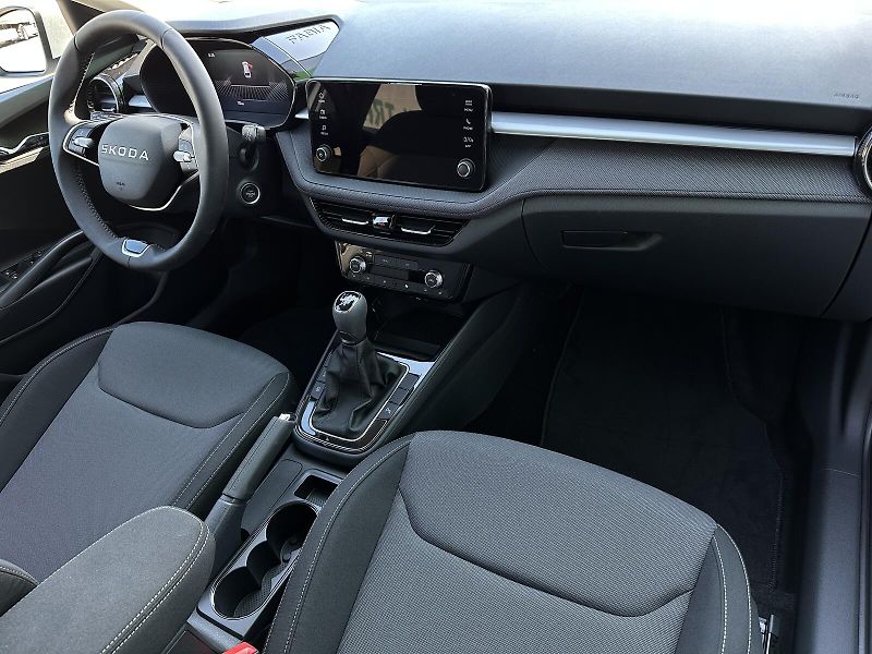 Škoda Fabia 1.0TSi 95PS LED V.Cockpit 2Z.C - fotka 37 z 40