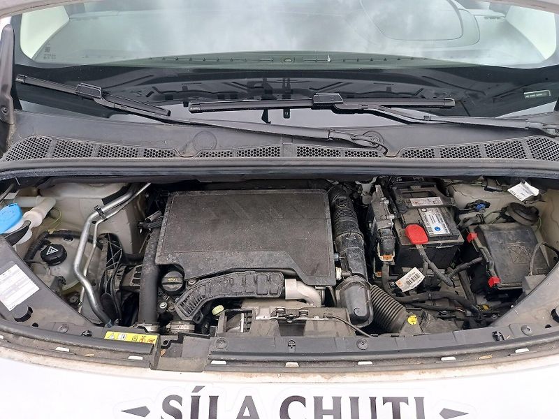 Opel Combo 1.2T - fotka 20 z 31