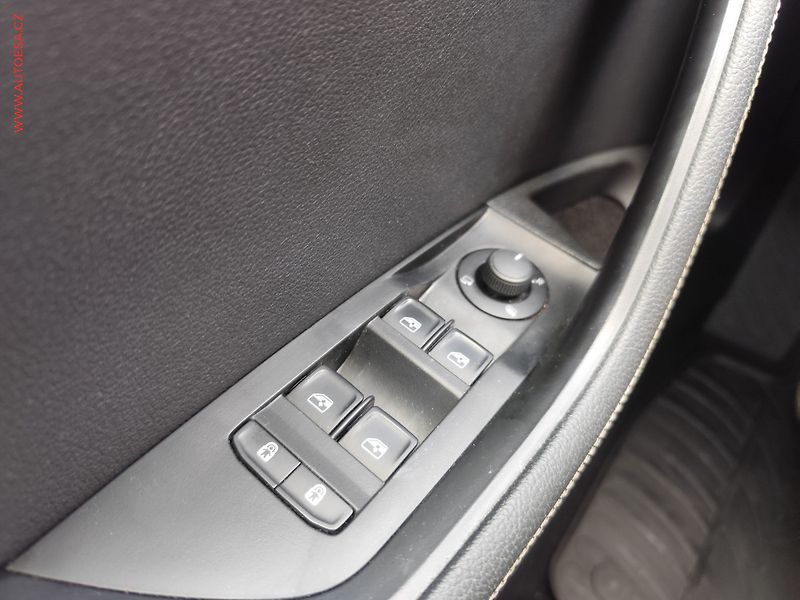 Škoda Superb (2021) 2.0TDi, ČR, Scout, DSG, LED - fotka 26 z 30