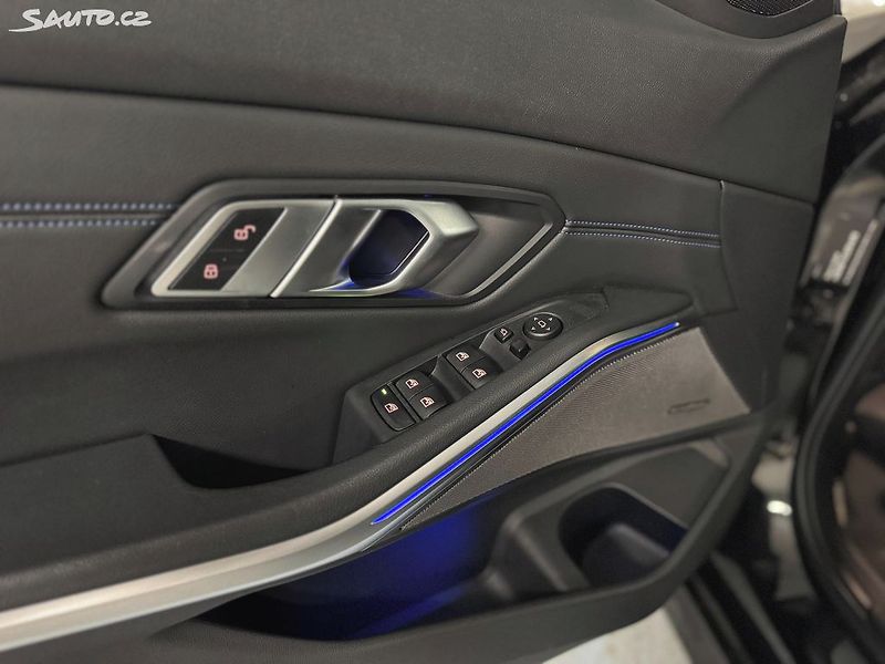 BMW Řada 3 330XD M-Sport 195kW - fotka 14 z 37