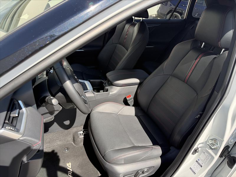 Toyota RAV4 2,5 Executive, 4x4, PHEV - fotka 8 z 20