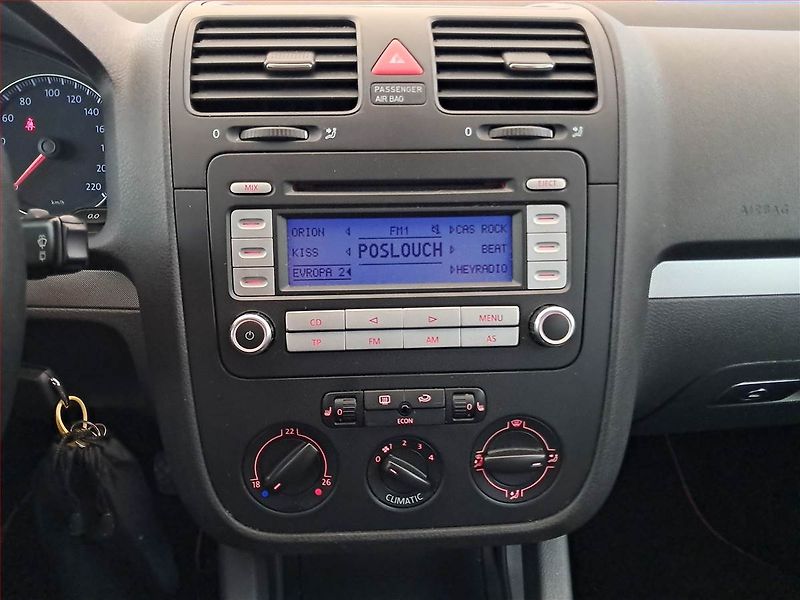 Volkswagen Golf (2006) 1.4 16V, jezdí výborně - fotka 12 z 14