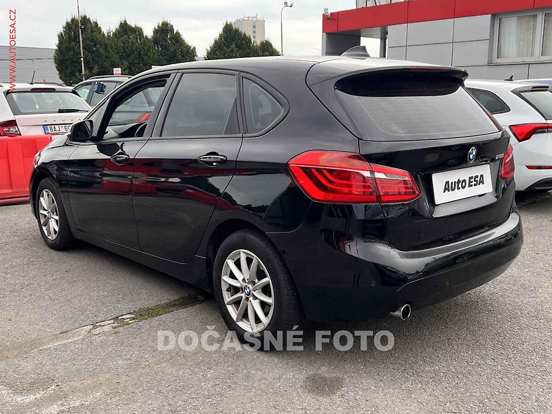 BMW Řada 2 (2016) 1.5 i, ČR, automat - fotka 2 z 3