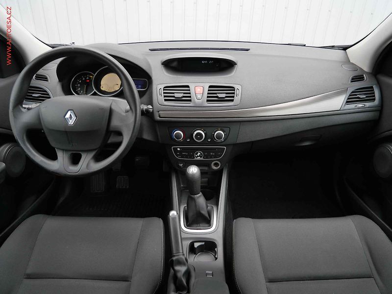 Renault Mégane (2009) 1.6SCe, ČR, AC - fotka 8 z 15