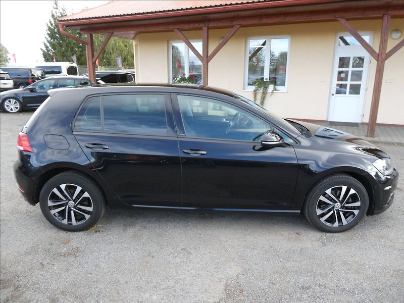 Volkswagen Golf 1,6 TDi 85kW IQ.Drive,1.maj,TZ - fotka 2 z 47