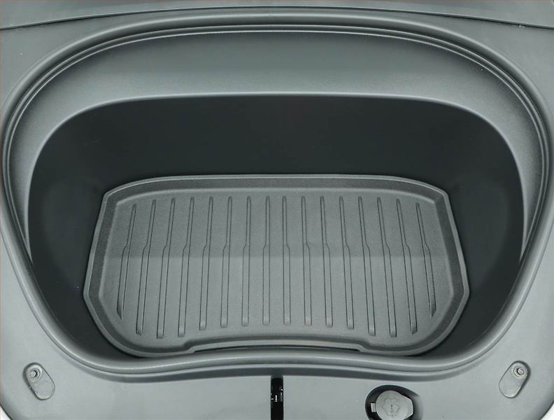 Tesla Model 3 (2023) Standard Range LFP, SoH 96% - fotka 16 z 22