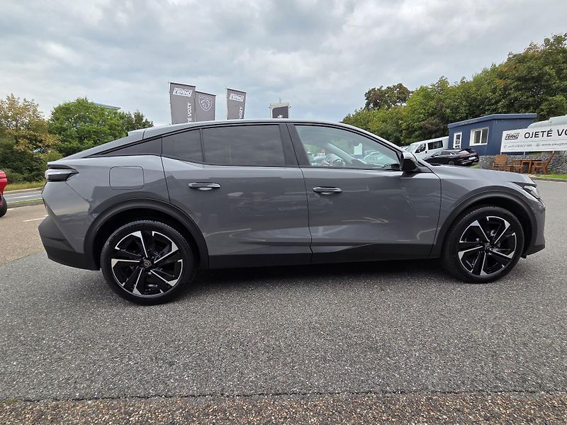 Peugeot 408 (2024) 1.2 PT 130 ALLURE EAT8 - fotka 6 z 29