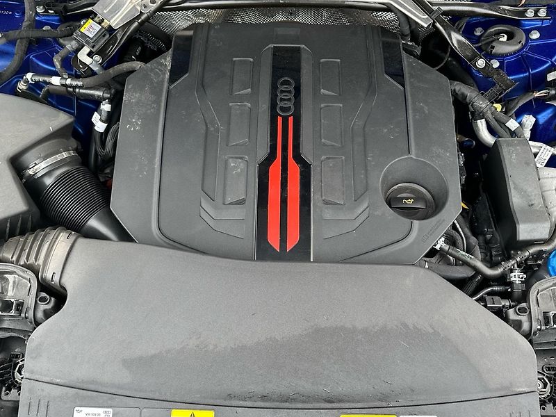 Audi SQ5 3.0 V6 Quattro A7 270 kW - fotka 17 z 24