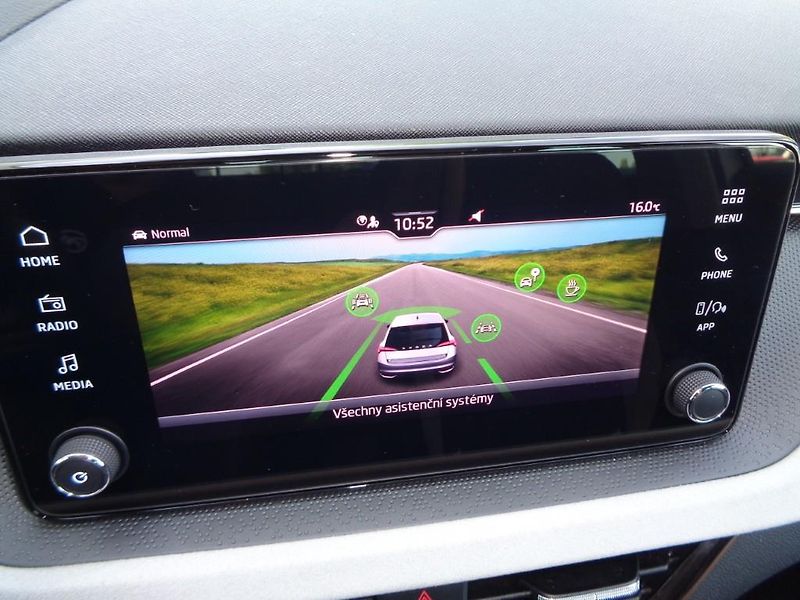 Škoda Scala 1.0 TSI 7DSG SELECTION 85 kW - fotka 19 z 30