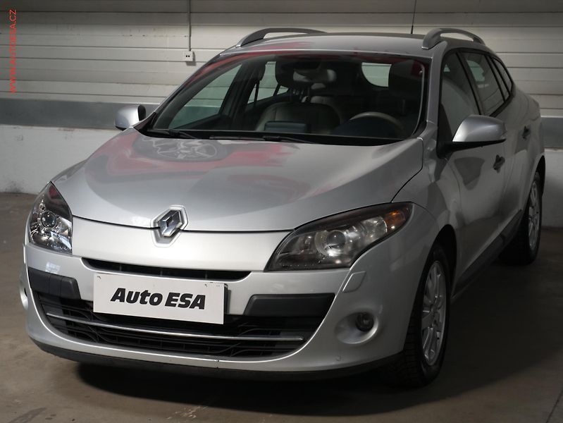 Renault Mégane (2010) 1.9 dCi, Navi, AC - fotka 3 z 18