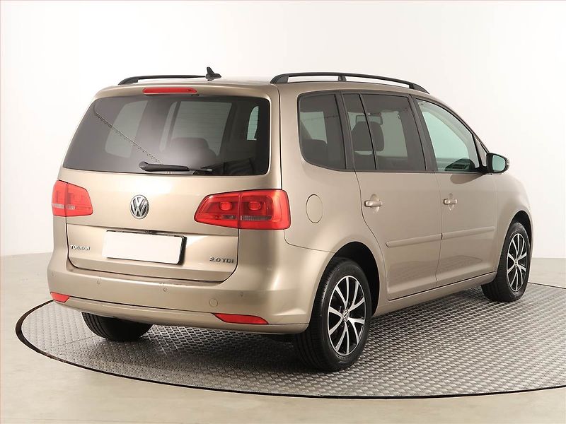 Volkswagen Touran (2012) 2.0 TDI, Navi, Bi-Xenony - fotka 5 z 17