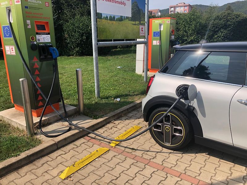 Mini Ostatní (2021) Cooper SE, certifikát baterie - fotka 24 z 27