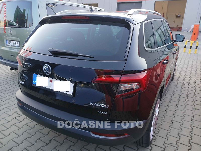 Škoda Karoq (2017) 2.0TDI 4x4, ČR, servis.kniha - fotka 2 z 3