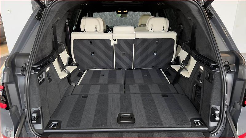 BMW X7 (2023) xDrive40i - fotka 10 z 24