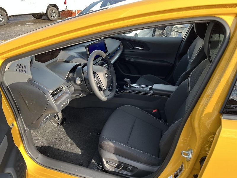 Toyota Prius 2.0L PHEV Prestige - fotka 10 z 25