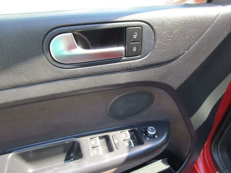 Volkswagen Golf Plus 1,4TSi-90KW-STK ČR+ROZVODY - fotka 17 z 36