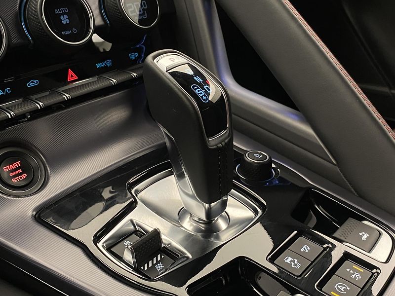 Jaguar F-Type R 5.0 423kW AWD AUT  - fotka 23 z 49