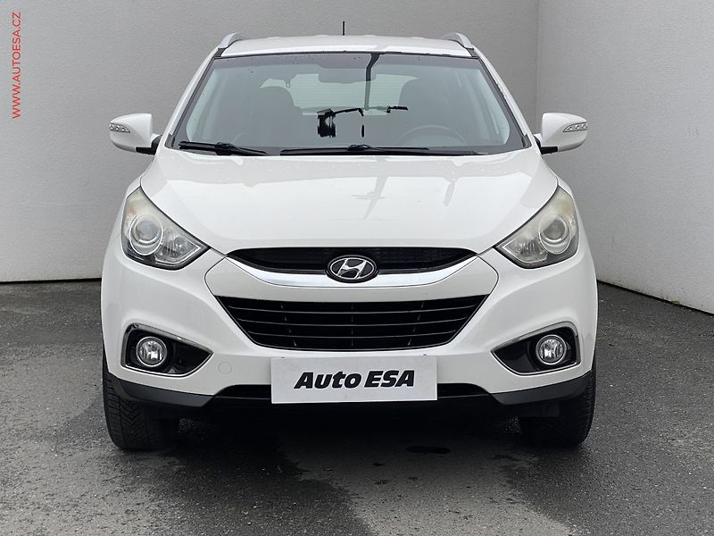 Hyundai ix35 (2013) 1.6 GDi, ČR, AC, tempo, park - fotka 2 z 15