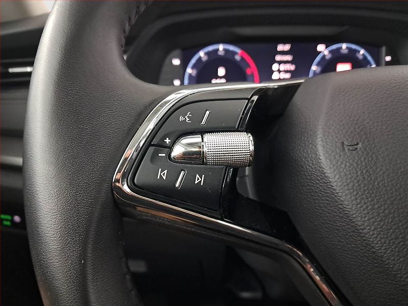 Škoda Octavia (2023) Ambition 2.0 TDI, ČR,1.maj - fotka 15 z 18