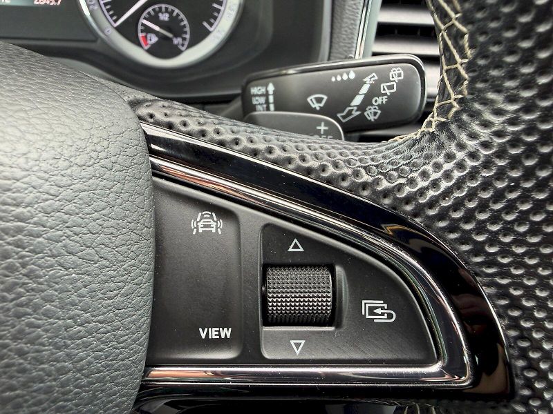 Škoda Karoq (2019) 1.5 TSI 110kW DSG SportLine - fotka 12 z 35